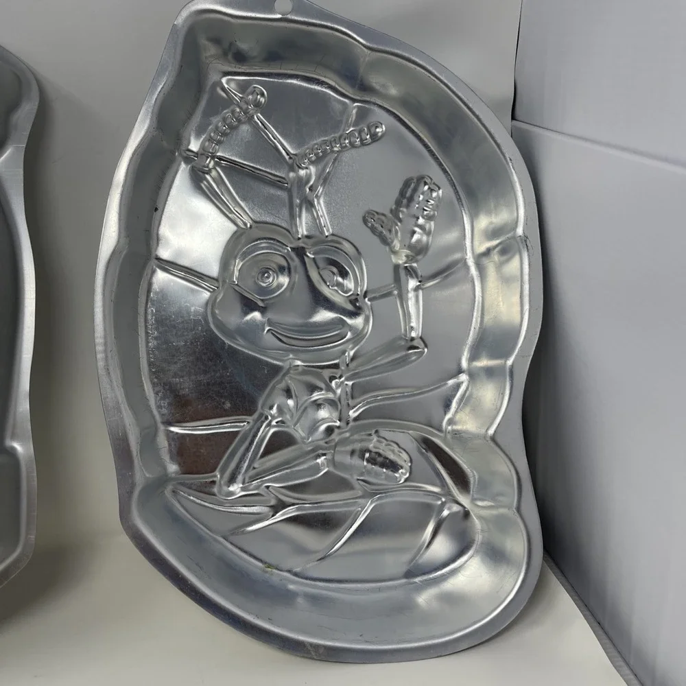 Lot Of 2 Wilton Cake Pans Ant From A Bugs Life And Scooby Doo